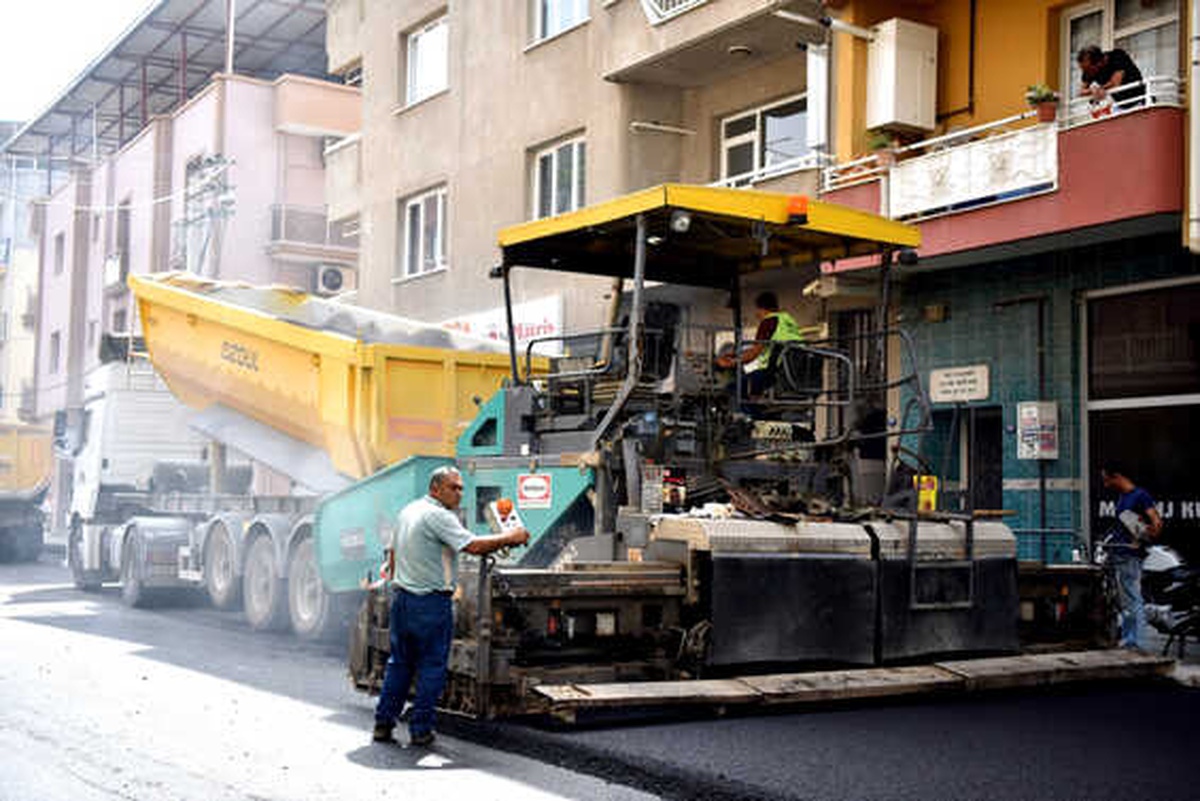 Bornova Belediyesi\'nden Yol Ve Asfalt Hamlesi