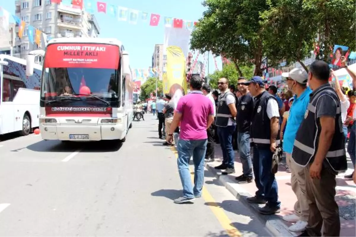 CHP ve MHP\'den Manisa\'da Seçim Yürüyüşü