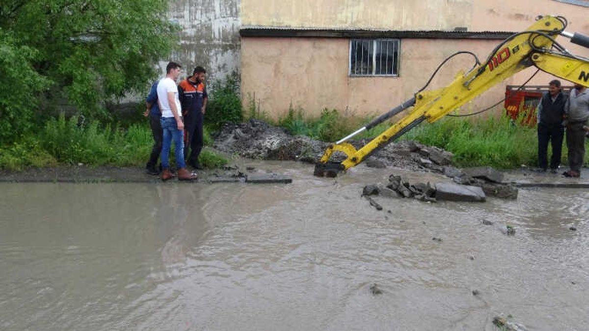 Kars\'ta Sanayi Sitesi Sular Altında Kaldı