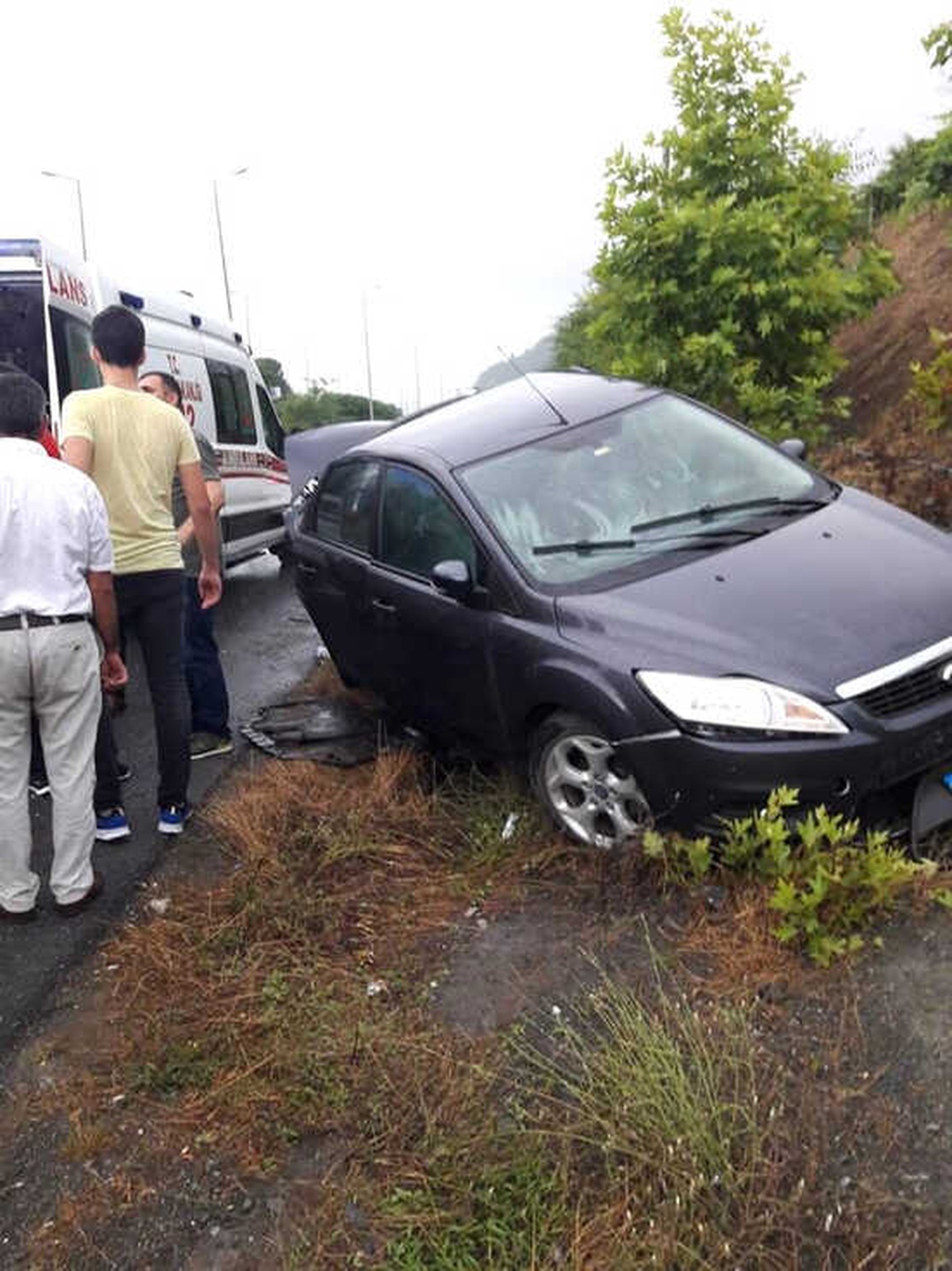 Kaygan Zemin Kaza Getirdi: 2 Yaralı
