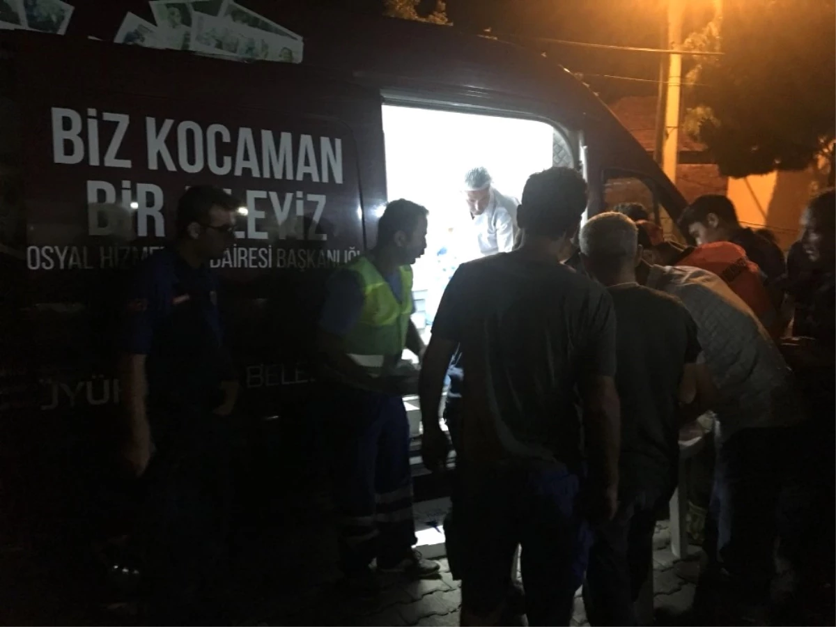 Sel Felaketinin Yaşandığı İzmir\'de Yaralar Sarılıyor