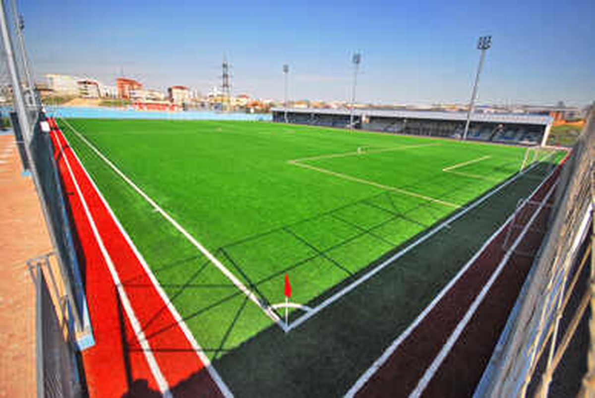 Spor Sahalarının Zemini İyileştiriliyor