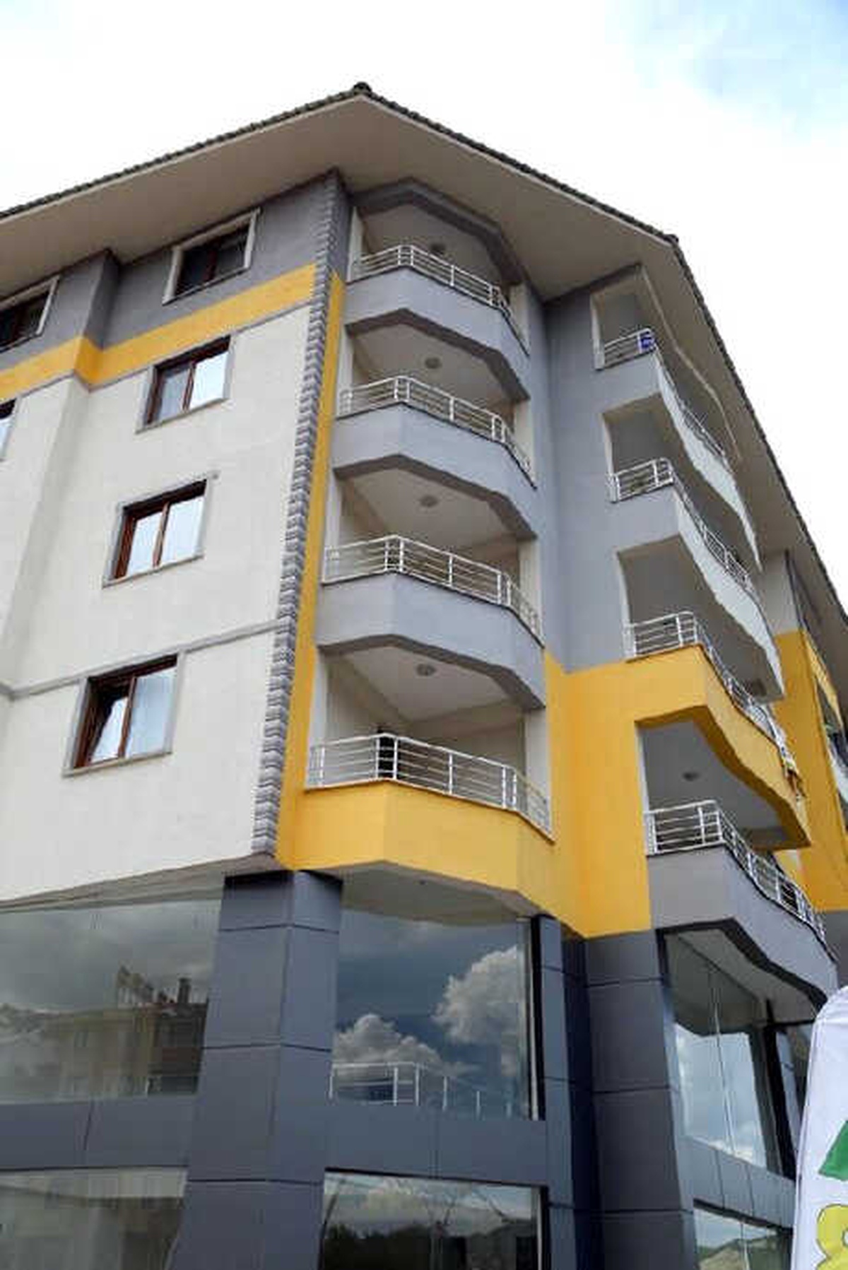 Tunceli Belediyesi\'nden Şehit İş Makinesi Operatörünün Ailesine Ev