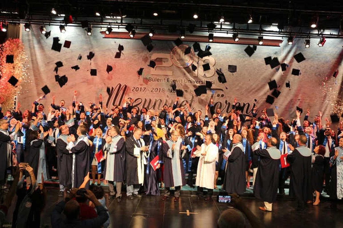 Zonguldak Bülent Ecevit Üniversitesi Tıp Fakültesi Mezuniyet ve Yemin Töreni