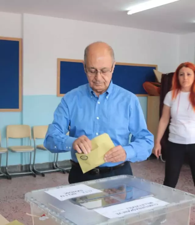 10. Cumhurbaşkanı Ahmet Necdet Sezer, Oyunu Kullandı Son Dakika