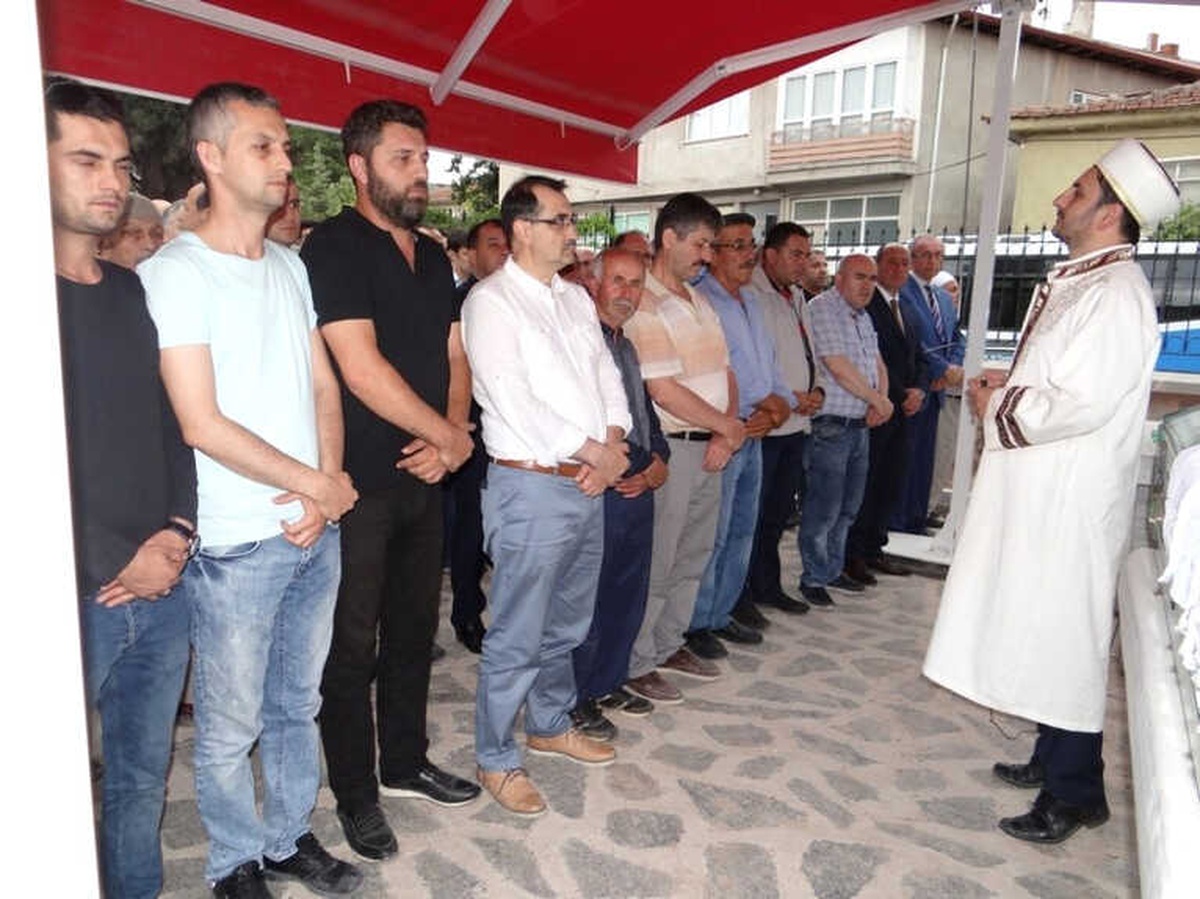 105 Yaşında Hayatını Kaybeden Lütfiye Enez Son Yolculuğunun Uğurlandı