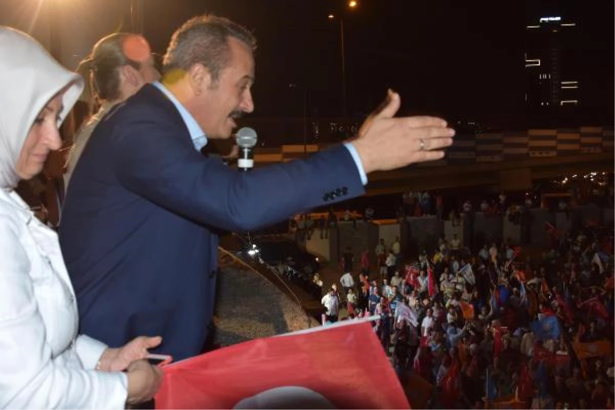 AK Parti İzmir İl Başkanı Şengül Balkon Konuşması Yaptı