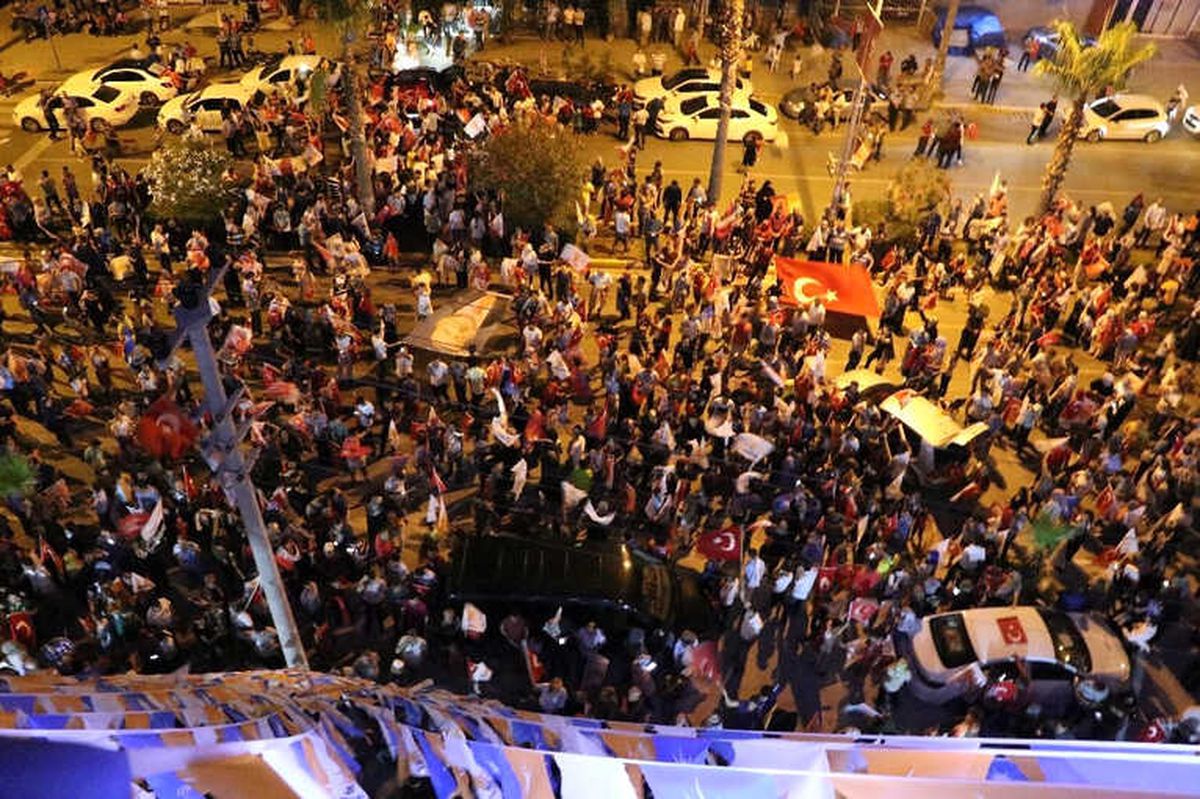 AK Parti Mersin\'de Seçim Coşkusu