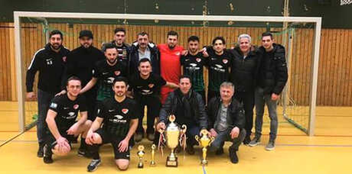 Almanya\'da Atatürk Kupası\'nı Türkspor Wunstorf Kazandı