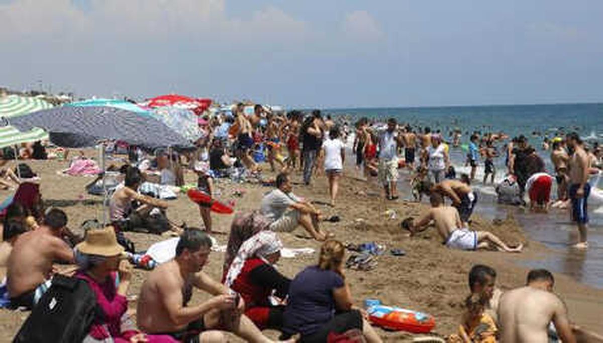 Antalyalı Oy Kullanıp Sahile Gitti (2)