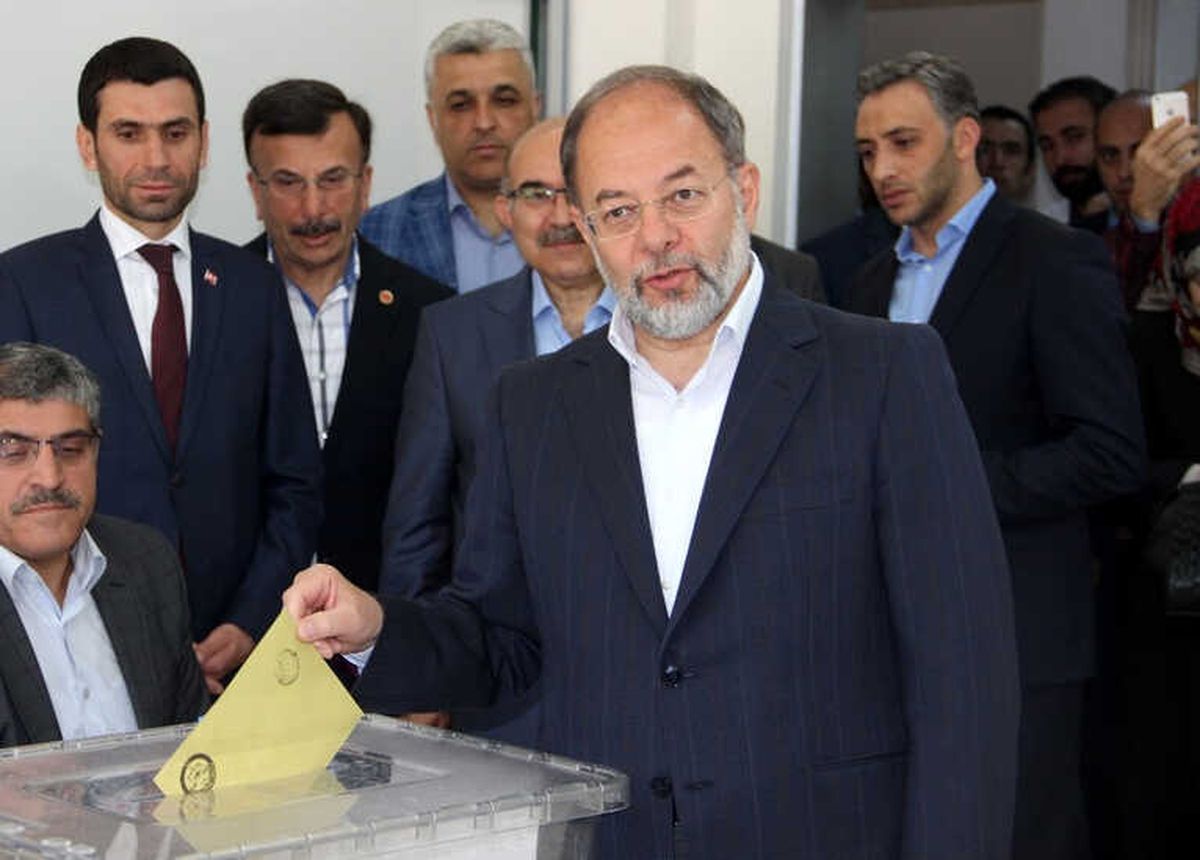 Başbakan Yardımcısı Akdağ Oyunu Erzurum\'da Kullandı
