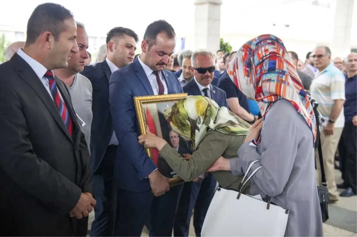 Başbakan Yıldırım, Adnan Ertürk\'ün Cenaze Namazına Katıldı