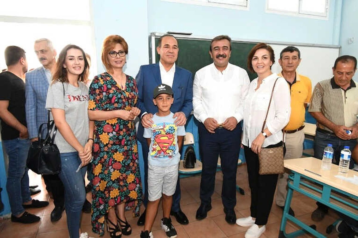 Başkan Çetin, Ailesiyle Oy Kulandı