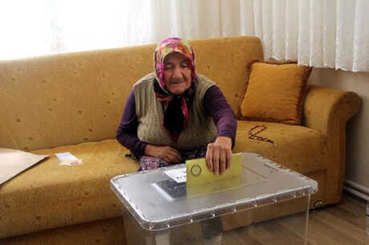Bolu\'da 62 Seçmen Seyyar Sandıkta Oy Kullandı
