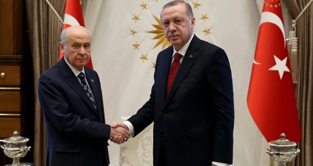 MHP Lideri Devlet Bahçeli, Cumhurbaşkanı Erdoğan’ı Arayarak Tebrik Etti