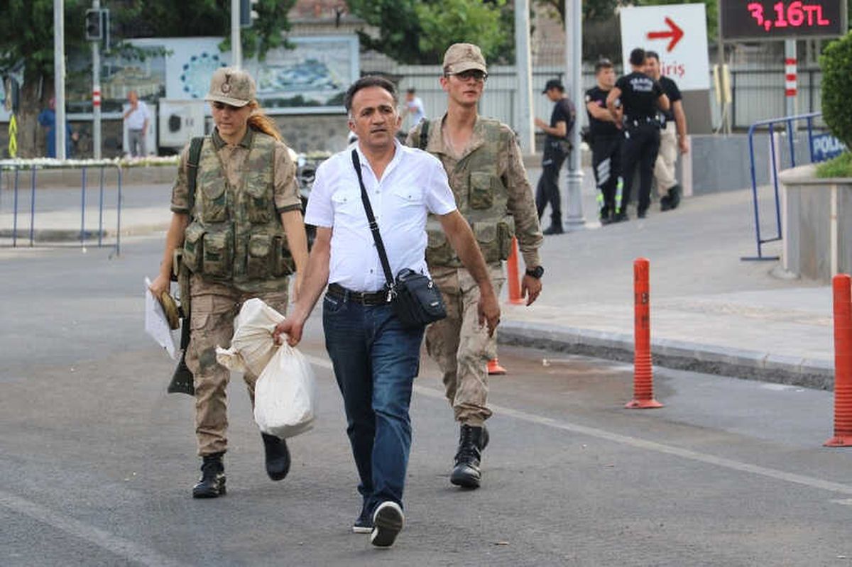 Diyarbakır\'da Oy Torbaları Gelmeye Başladı