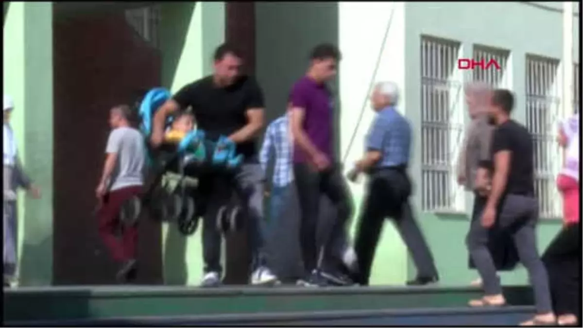 Diyarbakır - Hdp\'nin Cumhurbaşkanı Adayı Selahattin Demirtaş\'ın Eşi Başak Demirtaş Oyunu Kullandı