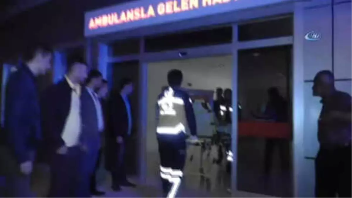 Düğünde Av Tüfeğinden Çıkan Saçmalara Hedef Olan 2 Kişi Yaralandı