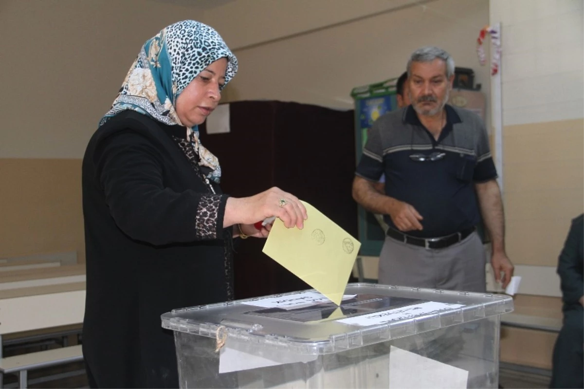 Elazığ, Bingöl ve Tunceli\'de de Oy Kullanma İşlemi Başladı