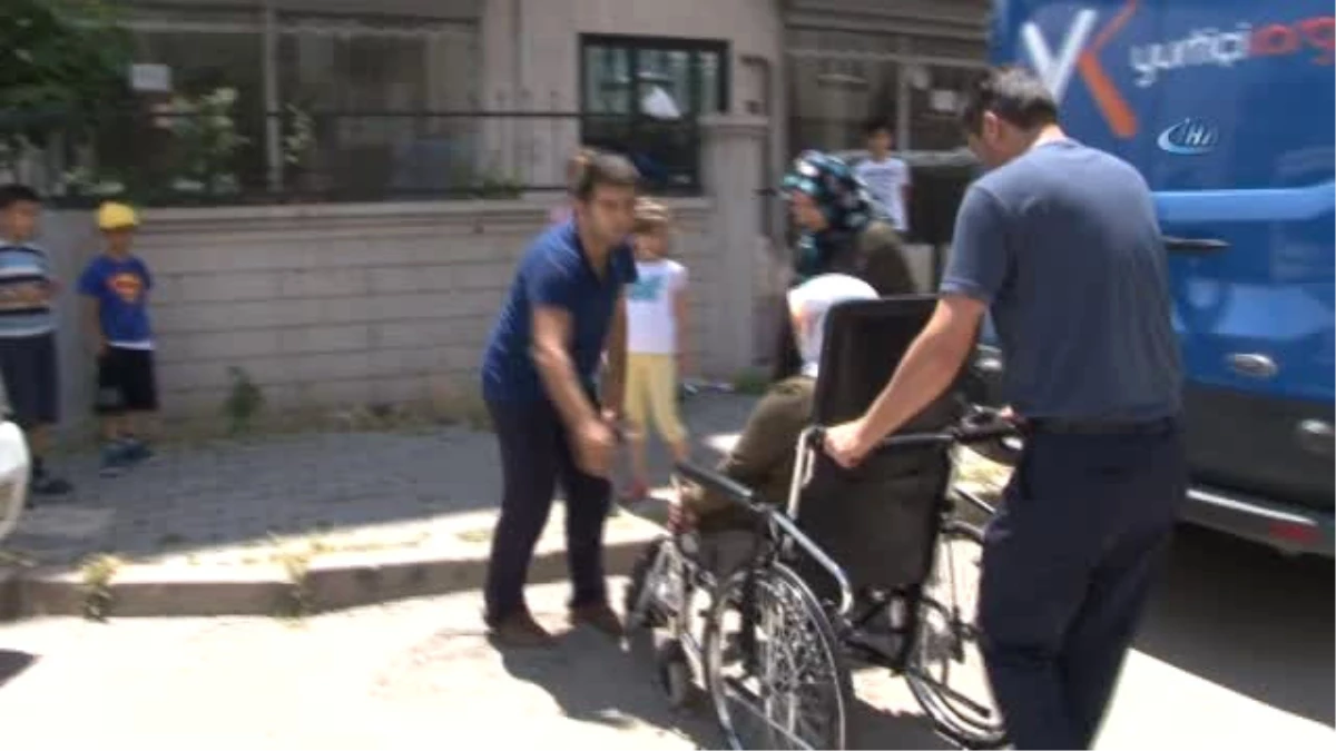 Engelli Vatandaşların Taşınarak Oy Kullanmaları Sağlandı