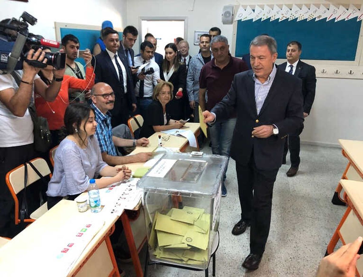 Genelkurmay Başkanı Akar, Oyunu Kullandı