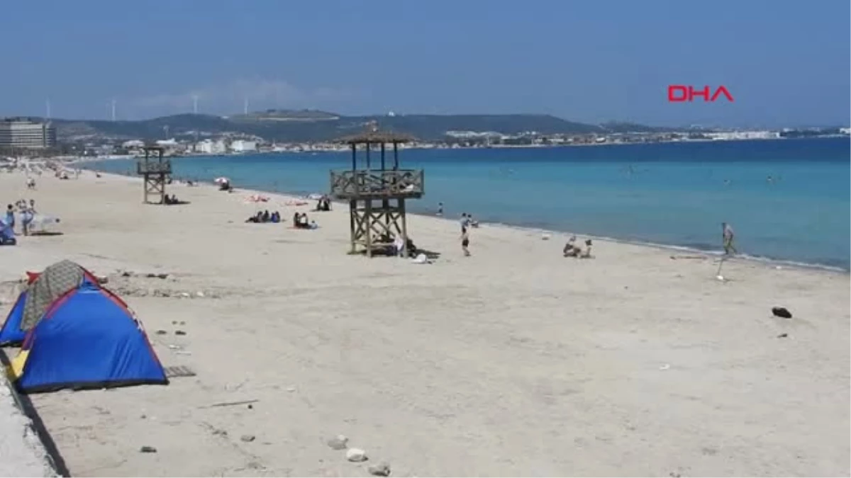 İzmir Çeşme\'de Vatandaşlar Plaja Değil Sandığa Koştu