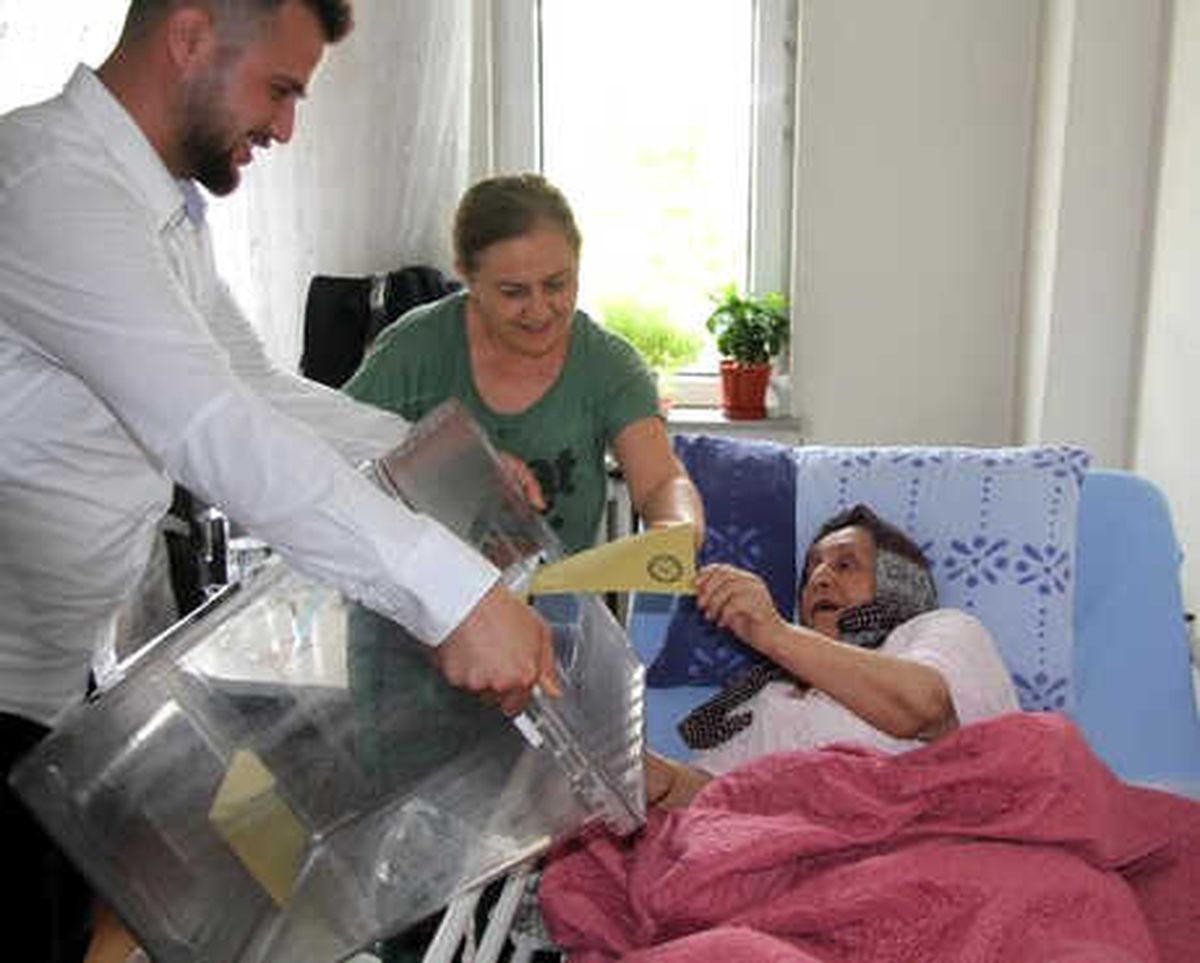 Kayseri\'de 850 Seçmen Seyyar Sandıkta Oy Kullandı