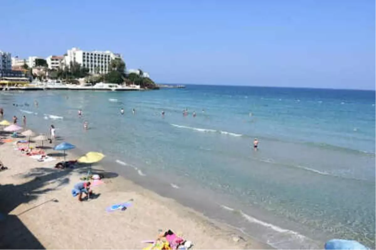 Kuşadası\'nda Turistlerin Seçim Şaşkınlığı