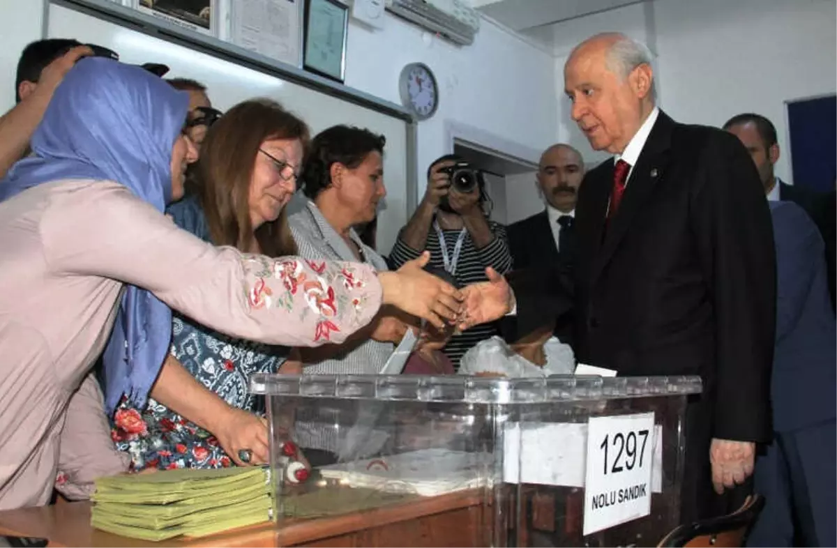 MHP Lideri Bahçeli Oyunu Kullandı