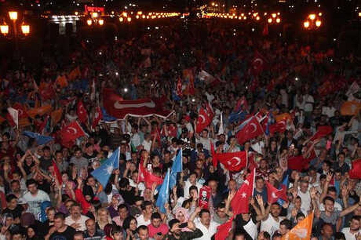 Samsun, Seçim Sonuçlarının Ardından Sokaklara Döküldü