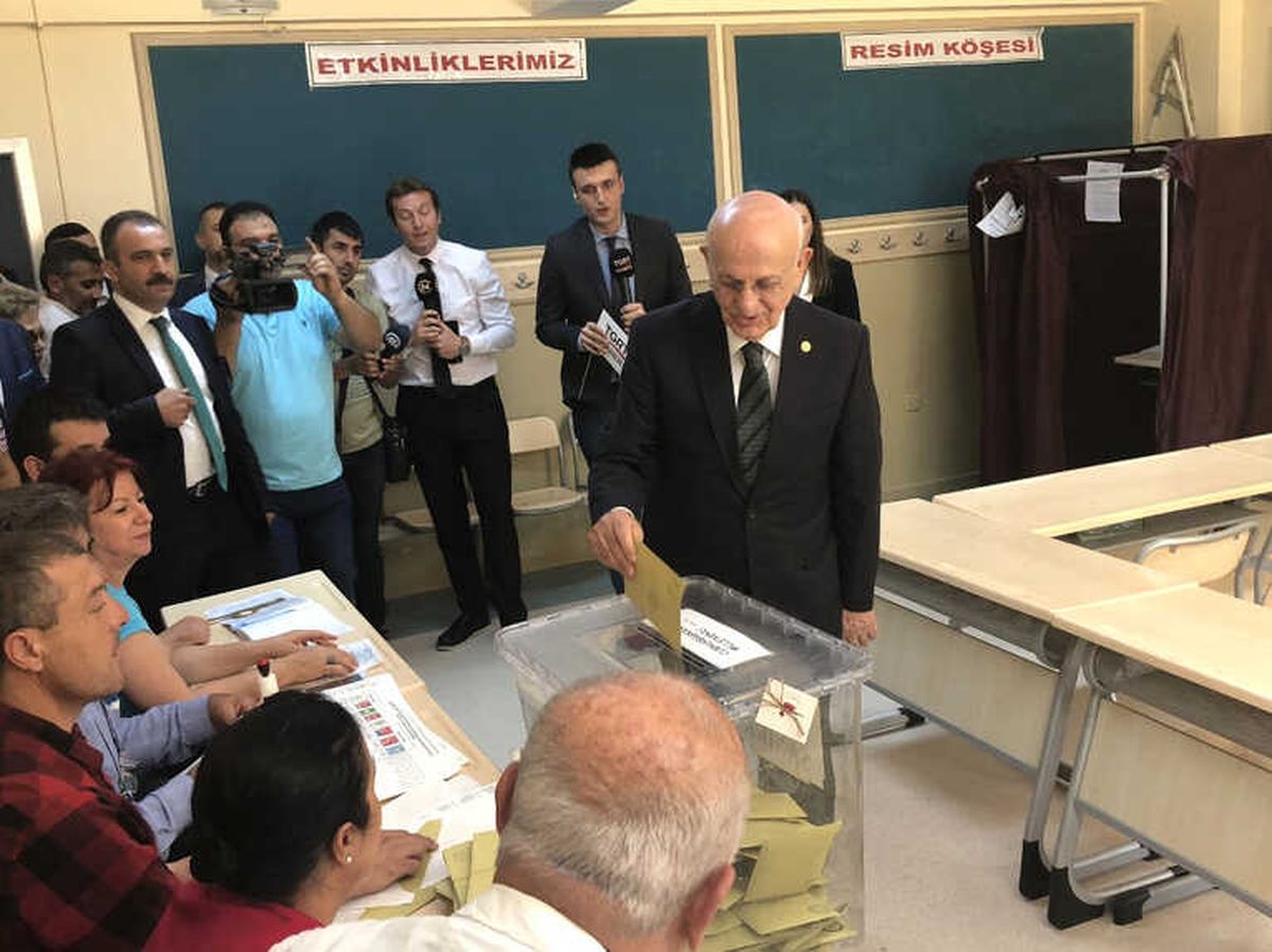 TBMM Başkanı Kahraman Sandık Başında