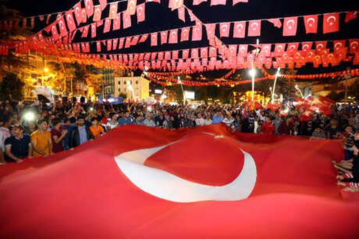 Tokat\'ta AK Parti\'lilerden Kutlama