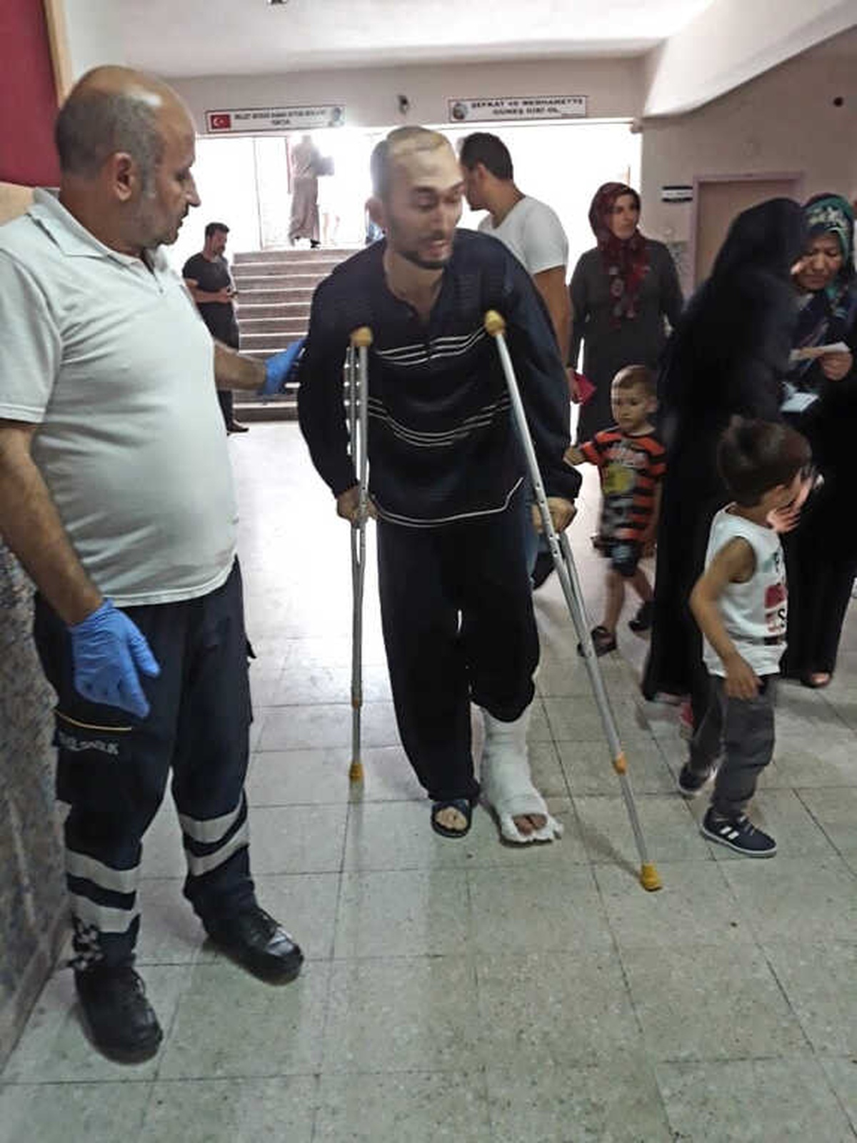 Trafik Kazası Mağduru Sedyede Geldi Oyunu Kullandı