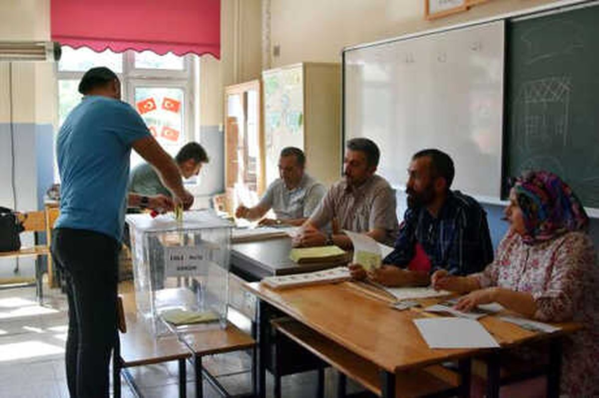 Van, Hakkari ve Bitlis\'te, Oy Verme İşlemi Başladı