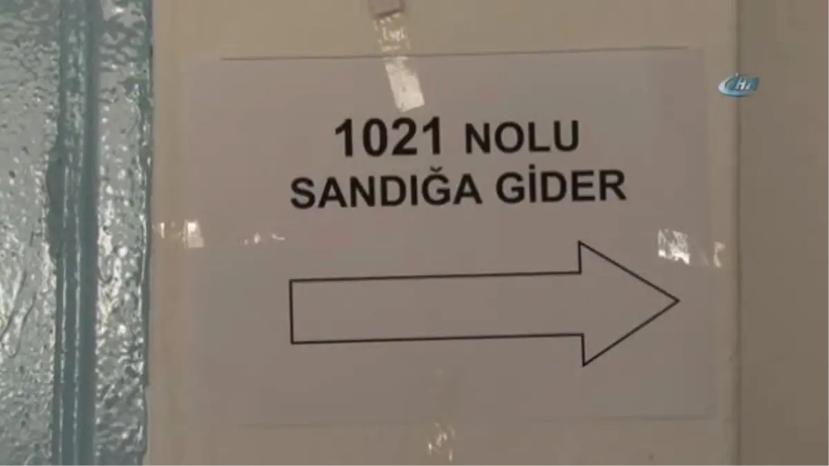 Vatandaşlar Saatler Öncesinden Sandıklara Geldi