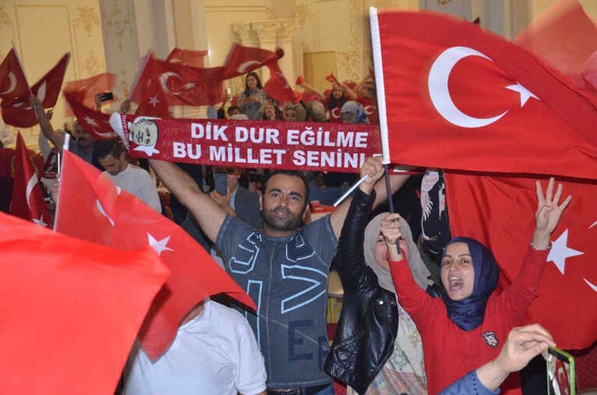 Viyana\'da Türkiye\'deki Seçim Sonuçları Coşkuyla Karşılandı
