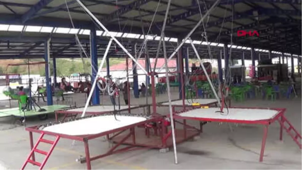 Afyonkarahisar Kendi Lunaparkını Yapıp Çocukluk Hayalini Gerçekleştirdi Hd