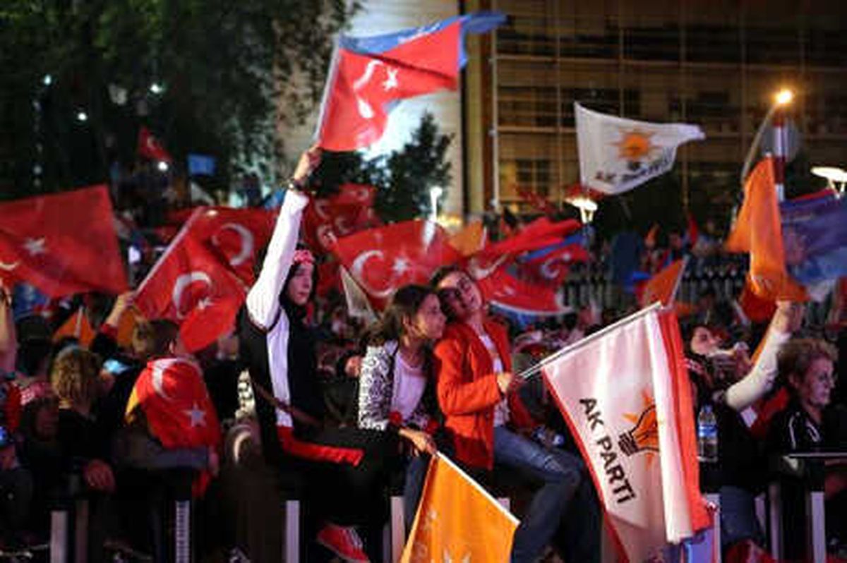 AK Parti\'liler Erdoğan\'ı Bekliyor