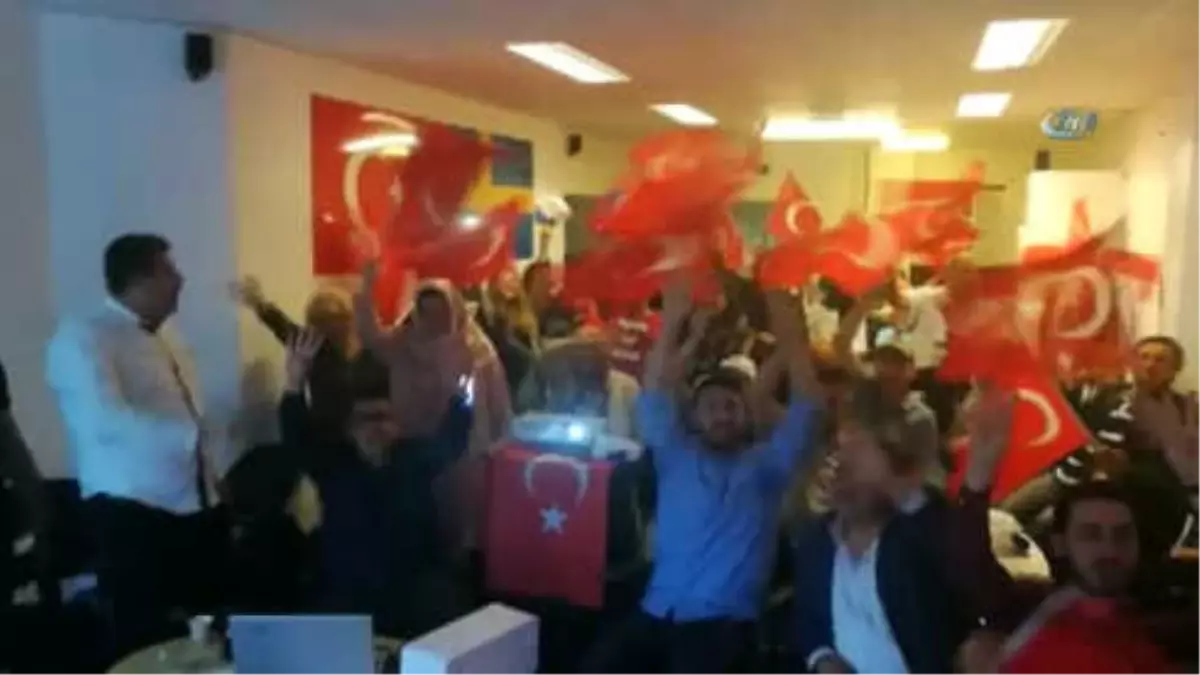 AK Parti\'nin Zaferi Stockholm\'de Ses Getirdi