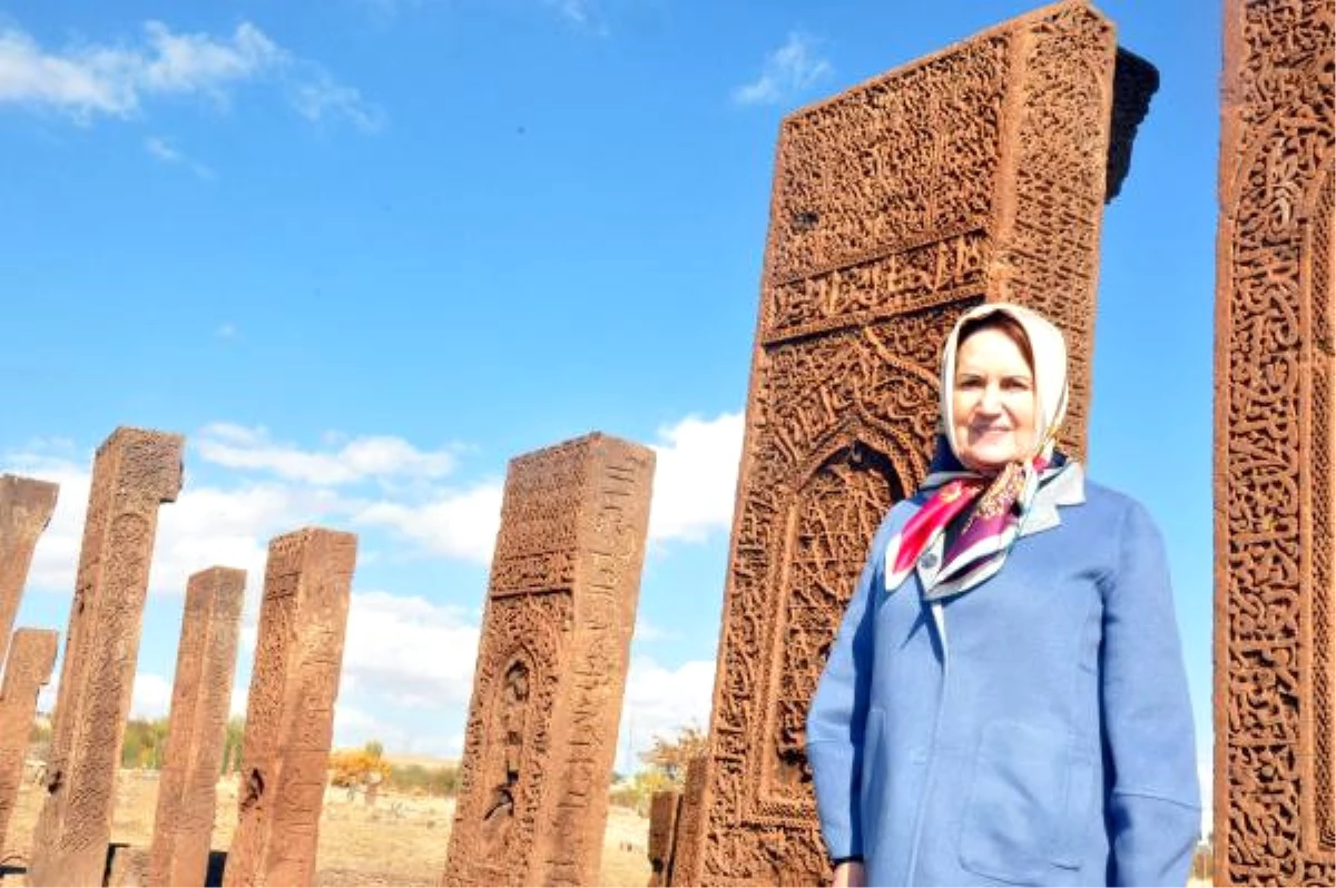 Akşener, Ahlat\'ta Umduğunu Bulamadı