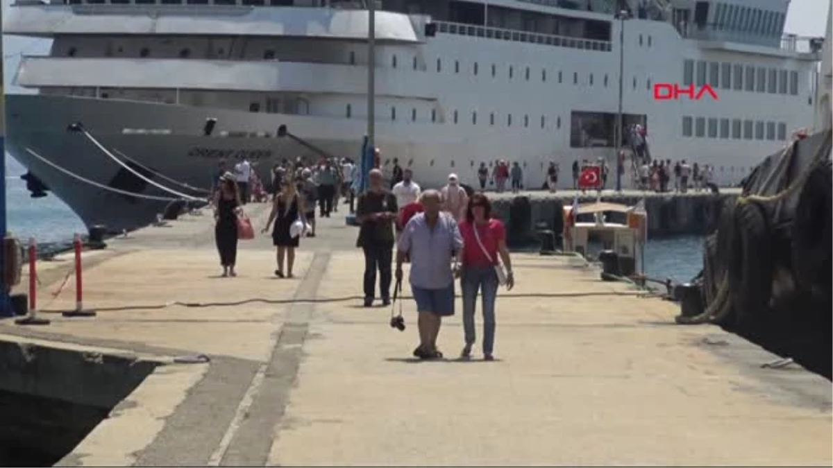 Antalya Lübnanlıları Taşıyan Kruvaziyer Alanya\'ya Geldi