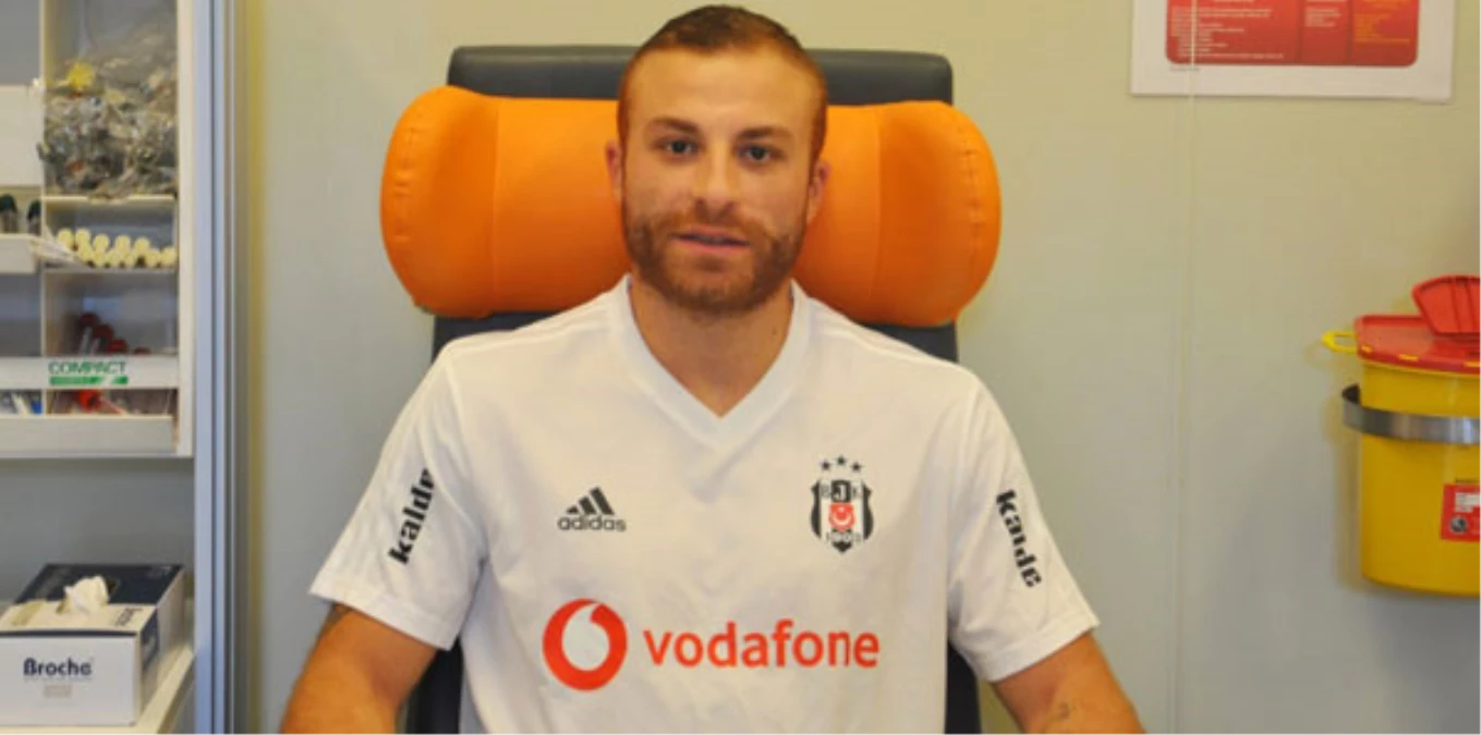 Beşiktaş\'ta 4 Futbolcu Sağlık Kontrolünden Geçti