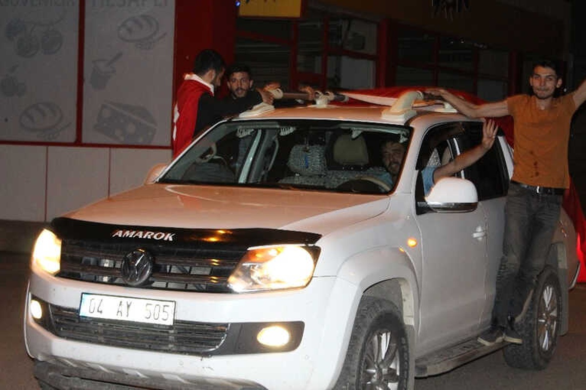 Cumhur İttifakı\'nın Zaferi Ağrı\'da Coşkuyla Kutlandı