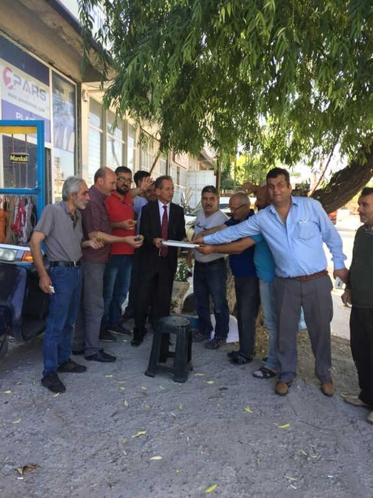 Esder\'den Baklavalı Kutlama
