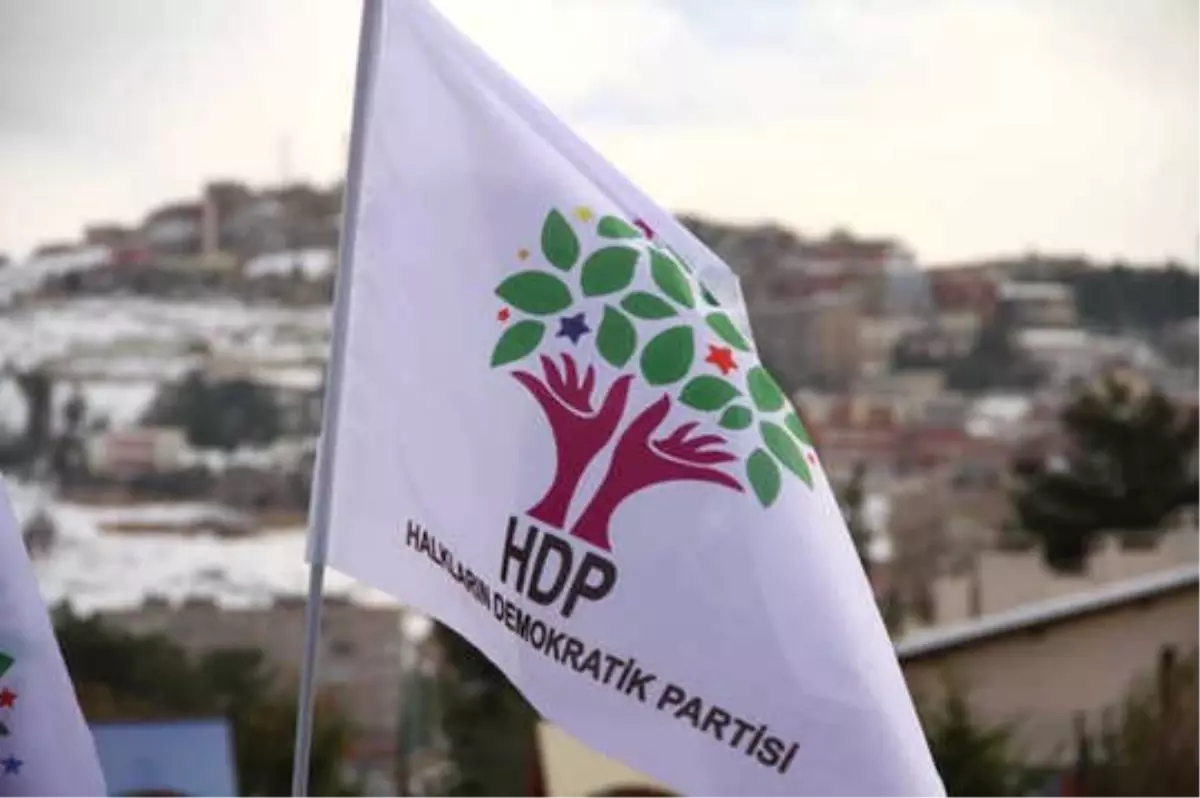 Hdp\'nin Birinci Olduğu 12 İlde Oyu Düştü