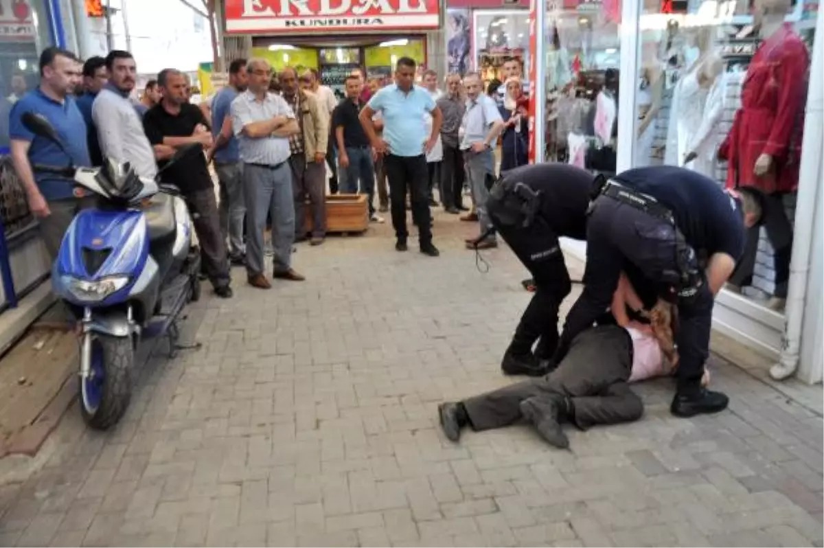 İç Çamaşırı Mağazasındaki Kadınları Taciz Eden 2 Sapık Gözaltına Alındı