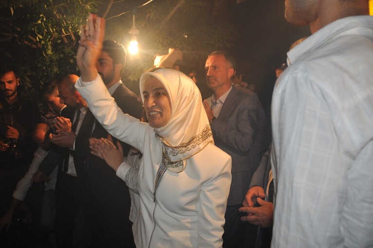 İnegöl AK Parti\'de Zafer Kutlaması