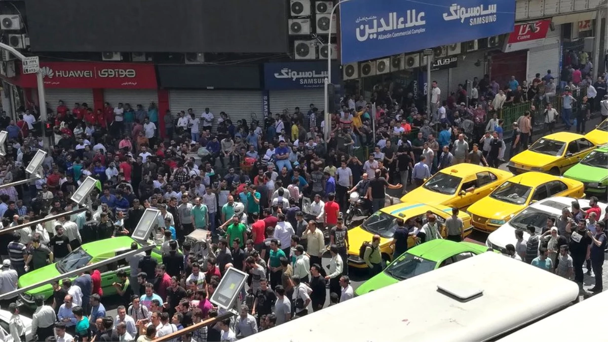 İran\'da Protestolar: Tahran\'da Kapalıçarşı Esnafı Kepenk Kapattı