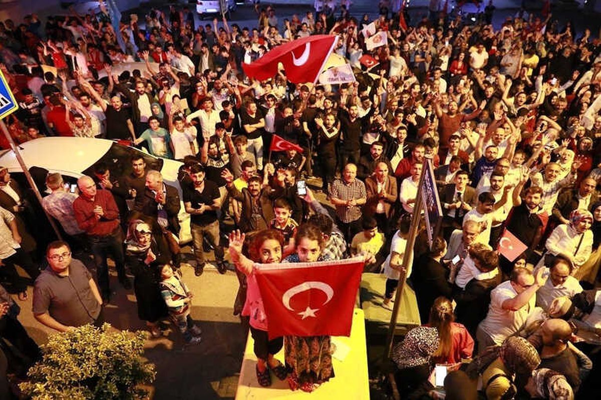 Körfezliler Seçim Zaferini Kutladı