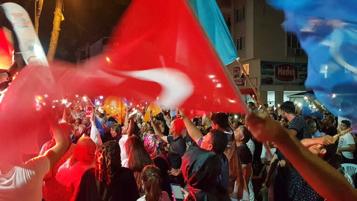 Osmaniye\'de MHP 1 Milletvekilini CHP\'ye Kaptırdı